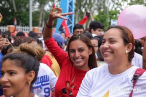 Mega Concierto en la Avenida de Bolívar a Chávez en saludo al 45/19