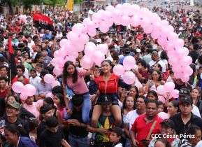 Mega Concierto en la Avenida de Bolívar a Chávez en saludo al 45/19