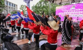 Mega Concierto en la Avenida de Bolívar a Chávez en saludo al 45/19