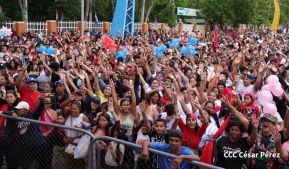 Mega Concierto en la Avenida de Bolívar a Chávez en saludo al 45/19