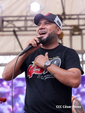 Mega Concierto en la Avenida de Bolívar a Chávez en saludo al 45/19