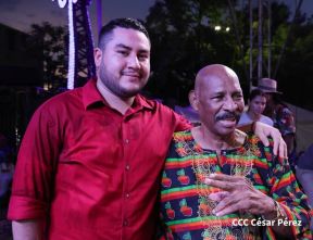 Mega Concierto en la Avenida de Bolívar a Chávez en saludo al 45/19