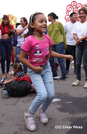 Mega Concierto en la Avenida de Bolívar a Chávez en saludo al 45/19