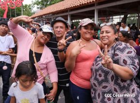 Mega Concierto en la Avenida de Bolívar a Chávez en saludo al 45/19