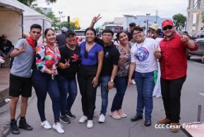 Mega Concierto en la Avenida de Bolívar a Chávez en saludo al 45/19