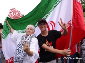 Mega Concierto en la Avenida de Bolívar a Chávez en saludo al 45/19