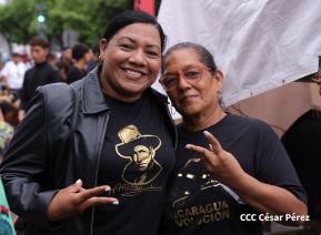 Mega Concierto en la Avenida de Bolívar a Chávez en saludo al 45/19