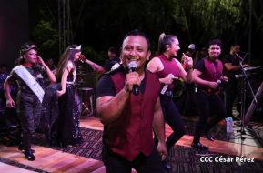 Mega Concierto en la Avenida de Bolívar a Chávez en saludo al 45/19