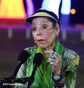 Entrega flota de buses de 250 a transportistas de Managua