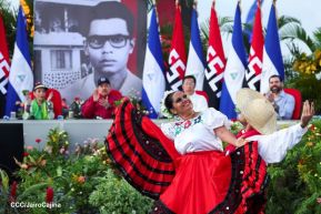 Entrega flota de buses de 250 a transportistas de Managua