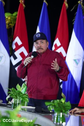 Entrega flota de buses de 250 a transportistas de Managua