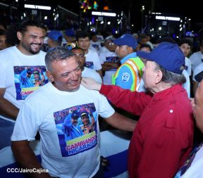 Entrega flota de buses de 250 a transportistas de Managua
