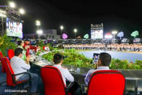 Entrega flota de buses de 250 a transportistas de Managua