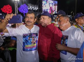 Entrega flota de buses de 250 a transportistas de Managua