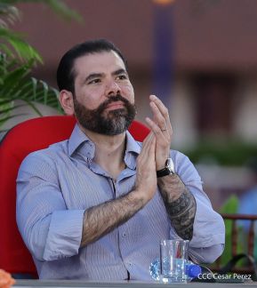 Entrega flota de buses de 250 a transportistas de Managua