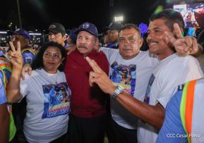 Entrega flota de buses de 250 a transportistas de Managua