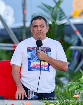 Entrega flota de buses de 250 a transportistas de Managua