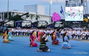 Entrega flota de buses de 250 a transportistas de Managua