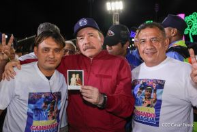 Entrega flota de buses de 250 a transportistas de Managua