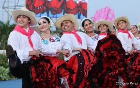 Entrega flota de buses de 250 a transportistas de Managua