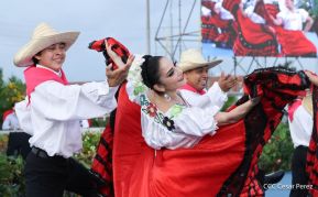 Entrega flota de buses de 250 a transportistas de Managua