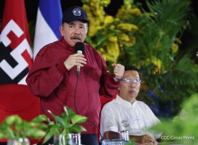 Entrega flota de buses de 250 a transportistas de Managua