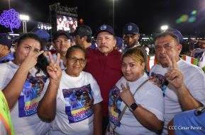 Entrega flota de buses de 250 a transportistas de Managua