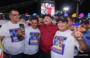 Entrega flota de buses de 250 a transportistas de Managua