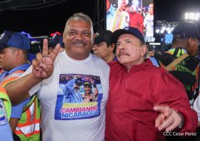 Entrega flota de buses de 250 a transportistas de Managua