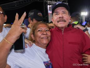 Entrega flota de buses de 250 a transportistas de Managua