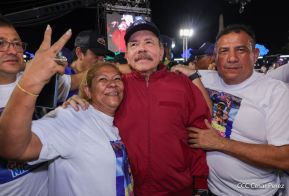 Entrega flota de buses de 250 a transportistas de Managua