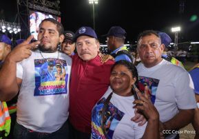 Entrega flota de buses de 250 a transportistas de Managua