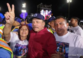 Entrega flota de buses de 250 a transportistas de Managua