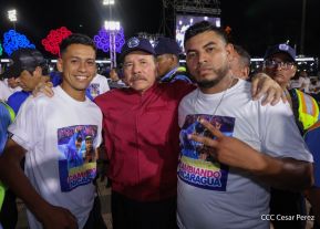 Entrega flota de buses de 250 a transportistas de Managua