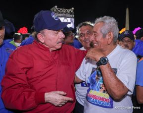 Entrega flota de buses de 250 a transportistas de Managua