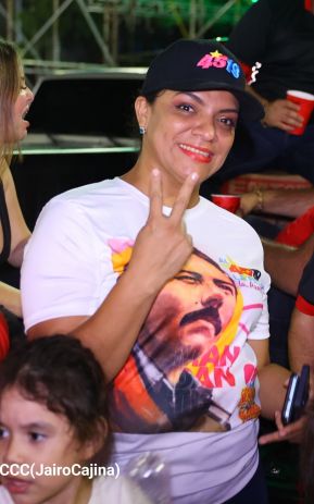 Celebran Vigilia en recibimiento y saludo al 45/19 en la Avenida de Bolívar a Chávez en Managua