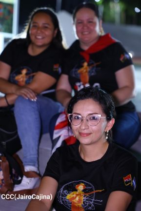 Celebran Vigilia en recibimiento y saludo al 45/19 en la Avenida de Bolívar a Chávez en Managua