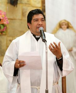 Cardenal Brenes: El demonio es el enemigo de la unidad de las familias
