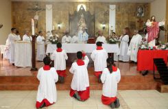 Cardenal Brenes: El demonio es el enemigo de la unidad de las familias