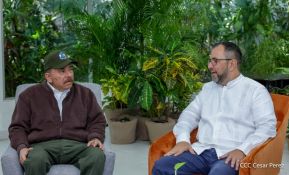 Presidente Daniel y Compañera Rosario en encuentro con el Canciller de Venezuela, Yván Gil