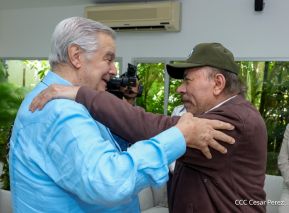 Presidente Daniel y Compañera Rosario en encuentro con el Canciller de Venezuela, Yván Gil