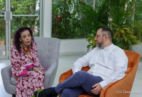 Presidente Daniel y Compañera Rosario en encuentro con el Canciller de Venezuela, Yván Gil