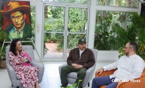 Presidente Daniel y Compañera Rosario en encuentro con el Canciller de Venezuela, Yván Gil