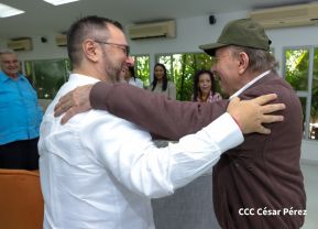 Presidente Daniel y Compañera Rosario en encuentro con el Canciller de Venezuela, Yván Gil