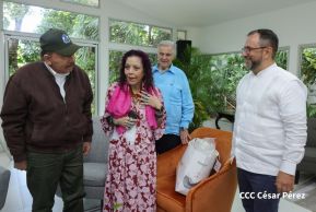 Presidente Daniel y Compañera Rosario en encuentro con el Canciller de Venezuela, Yván Gil