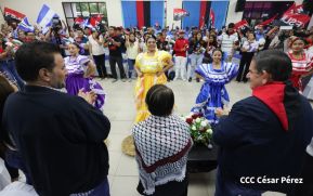 Heroína palestina Leila Khaled de visita en Nicaragua