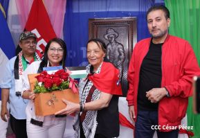 Heroína palestina Leila Khaled de visita en Nicaragua