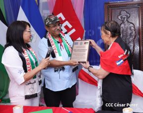 Heroína palestina Leila Khaled de visita en Nicaragua