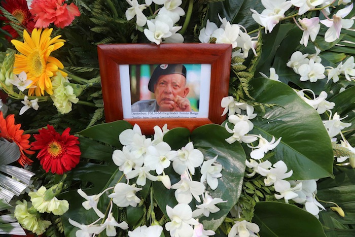 Una Flor para Tomás