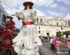 Leoneses inician conmemoraciones y celebraciones del 35/19